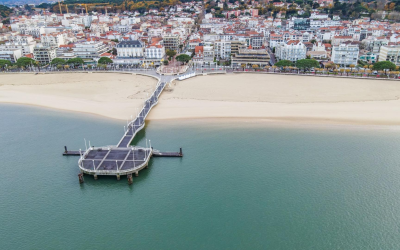 La teste de buch entre dunes sauvages et cabanes ostréicoles